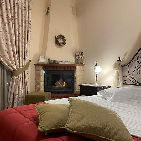 קרפניסיון Valentini Guesthouse מראה חיצוני תמונה