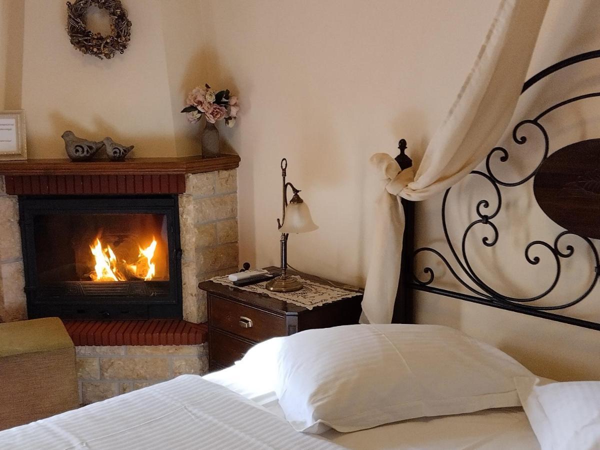קרפניסיון Valentini Guesthouse מראה חיצוני תמונה