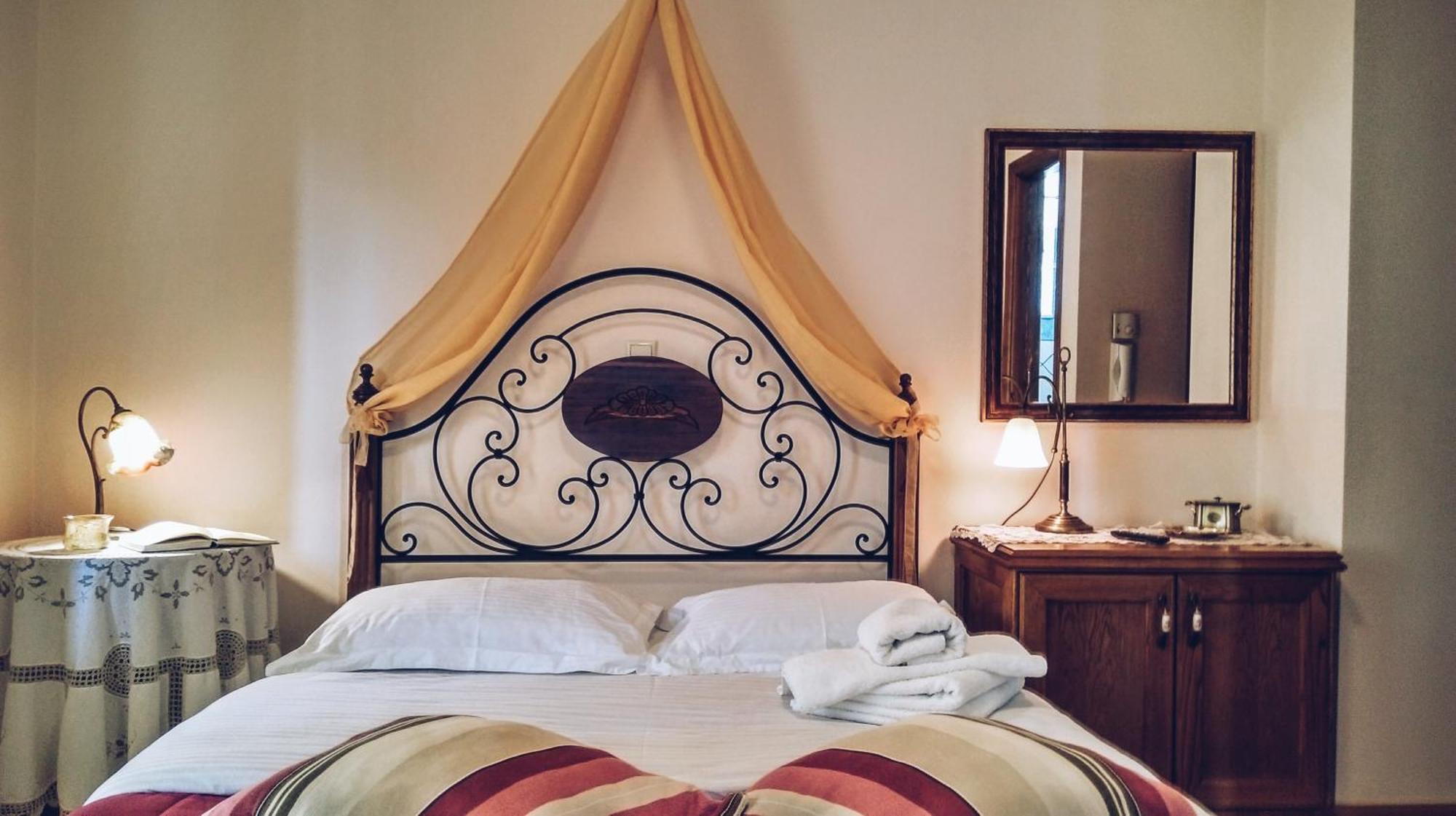 קרפניסיון Valentini Guesthouse חדר תמונה
