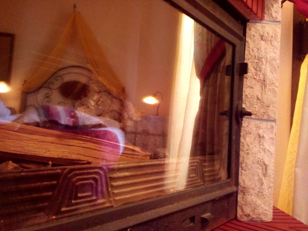 קרפניסיון Valentini Guesthouse מראה חיצוני תמונה