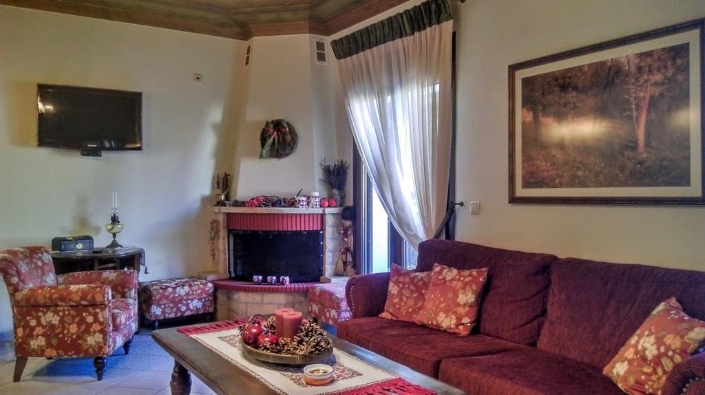 קרפניסיון Valentini Guesthouse מראה חיצוני תמונה